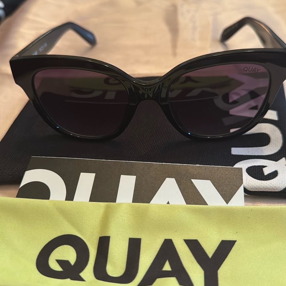 QUAY BLACK SUNGLASSES